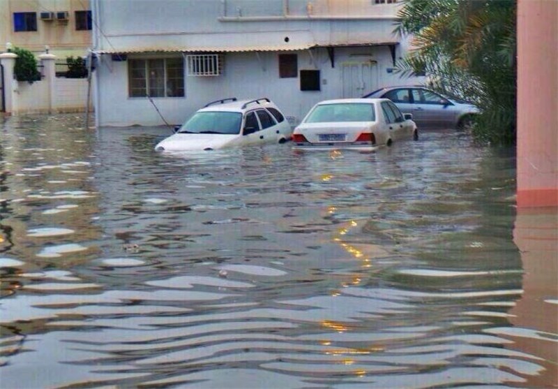 سیلاب و آبگرفتگی شدید معابر شهرهای مرکزی مازندران