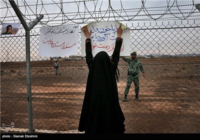 Iran’s Fordo N. Plant Surrounded by Human Chain