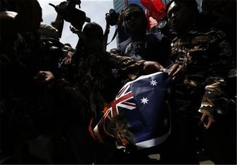 Australian FM Downplays China Air Defense Zone Tension in Visit