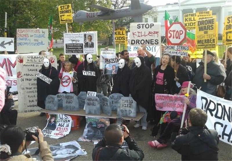 ده‌ها فعال معترض مقابل مقر سازمان ملل تظاهرات ضد پهپاد برپا کردند