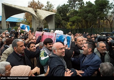 تشییع پیکر رایزن فرهنگی ایران در لبنان از مقابل دانشگاه تهران 