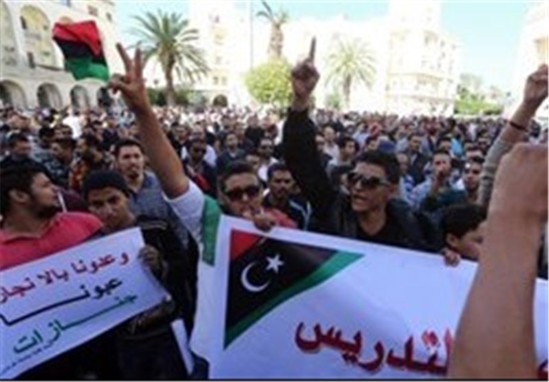 تظاهرات در لیبی در مخالفت با شبه نظامیان‬ و دعوت به نافرمانی مدنی
