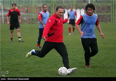 حمید درخشان و حسن خانمحمدی در تمرین تیم پیشکسوتان پرسپولیس
