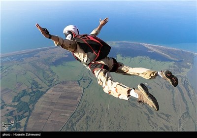 Free-fall Skydiving Exercises by Iranian Basij Forces