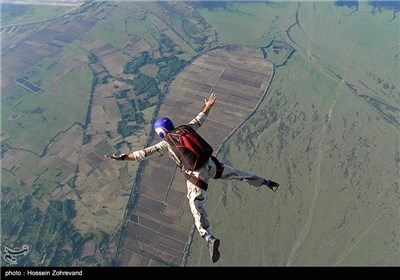 Free-fall Skydiving Exercises by Iranian Basij Forces