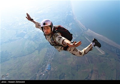 Free-fall Skydiving Exercises by Iranian Basij Forces