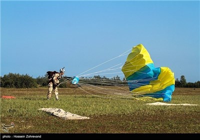 Free-fall Skydiving Exercises by Iranian Basij Forces