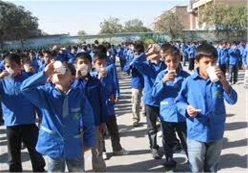 160 هزار دانش آموز اردبیلی از شیر رایگان برخوردار می شوند