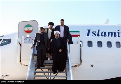 President Rouhani Visits Quake-Hit Regions in Bushehr