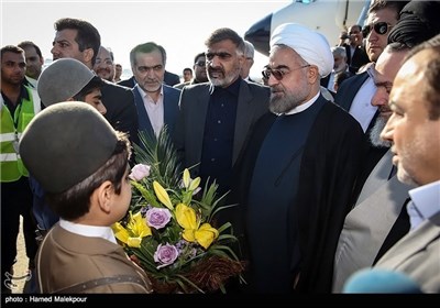 President Rouhani Visits Quake-Hit Regions in Bushehr