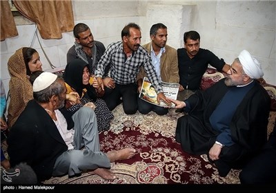 President Rouhani Visits Quake-Hit Regions in Bushehr