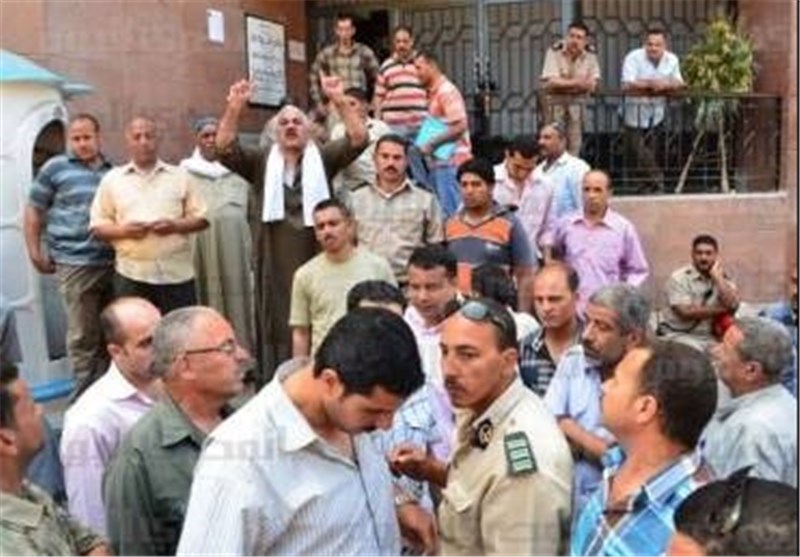 تظاهرات نیروهای پلیس در کفر الشیخ در اعتراض به «قانون تظاهرات»