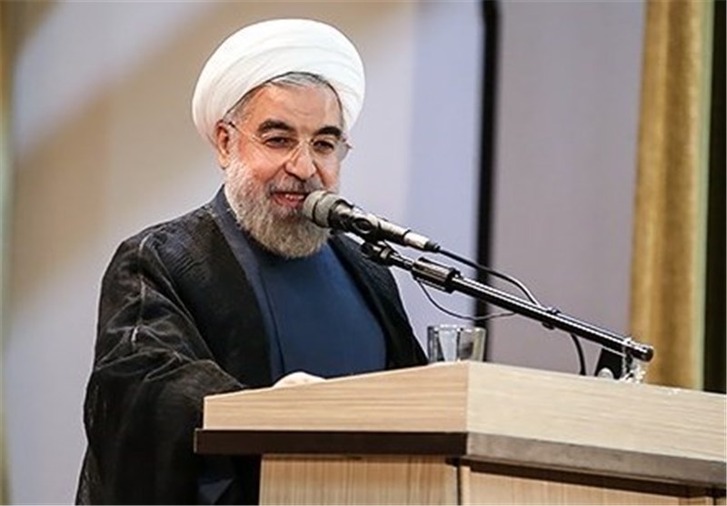روحانی: هنرمند نه زینت‌المجالس است و نه اوپوزیسیون/ کارت زرد نگرانی دولت نیست