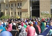 تظاهرات دانشجویان دختر در اعتراض به قانون اساسی جدید مصر
