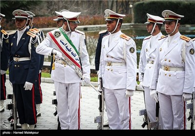 در حاشیه مراسم استقبال رسمی از نخست وزیر عراق