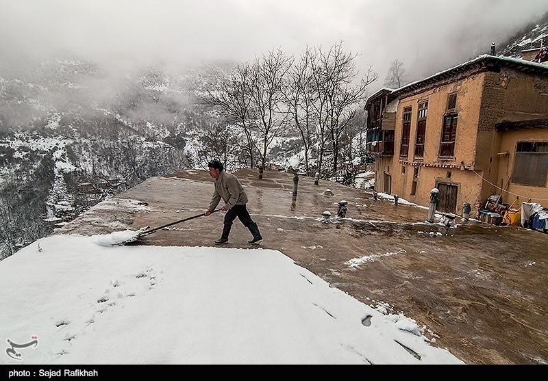 تساقط الثلوج فی مدینة ماسوله - شمال ایران