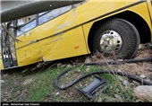  تصادف یک دستگاه پژو با اتوبوس شرکت واحد در کمربندی شیراز