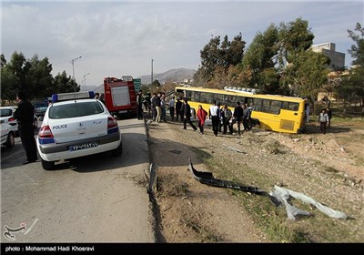  تصادف یک دستگاه پژو با اتوبوس شرکت واحد در کمربندی شیراز