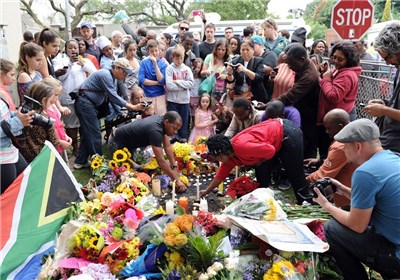 S. Africa Mourns Mandela, State Funeral Set for Dec. 15