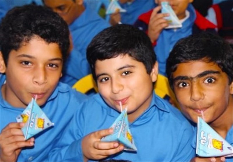 135 هزار دانش‌آموز بوشهری از شیر رایگان بهره‌مند شدند