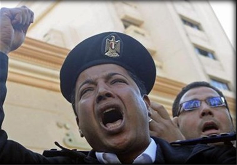 تظاهرات نیروهای پلیس مصر در اعتراض به پائین بودن سطح دستمزدها