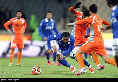 دیدار تیمهای استقلال تهران و کاسپین قزوین