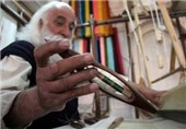 دست هنرمند صنایع دستی با پولی‌شدن نمایشگاه‌ها در پوست گردو می‌ماند