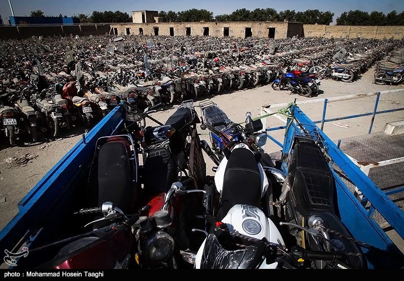 15 هزار موتورسیکلت توقیفی در پارکینگ‌های استان یزد خاک می‌خورد