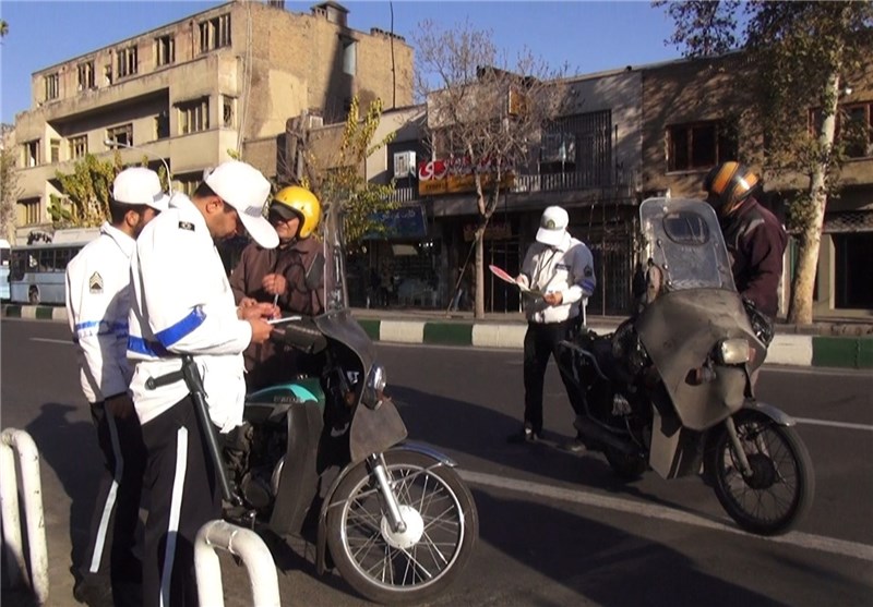 هدیه پلیس به موتورسیکلت سواران در هفته کرامت + فیلم