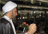 ملت ایران در مقابل ظلم ظالمان تسلیم نمی‌شود