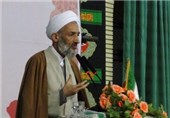 ملت ایران در برابر توطئه‌های استکبار ایستادگی می‌کند