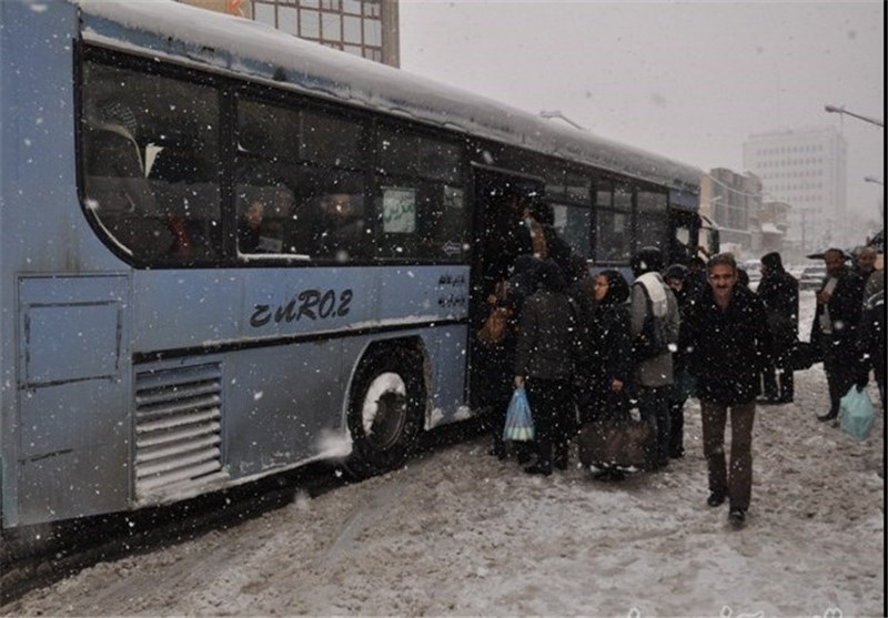مشکلات بارش سنگین برف در ارومیه تحت کنترل است