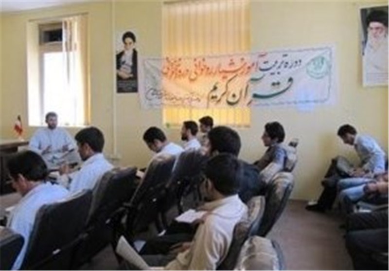 حضور 125 بسیجی در نخستین دوره تربیت آموزشیار قرآنی بوشهر