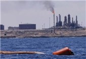 معارضان مسلح لیبی: از شرکت‌های خارجی برای خرید نفت دعوت می‌کنیم