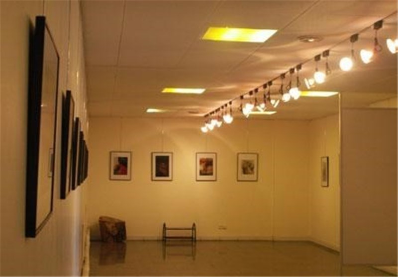 نمایشگاه نقاشی &quot;طرح و رنگ&quot; در لاهیجان افتتاح شد