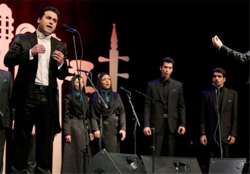 وحید تاج خواننده مهمان گروه آوازی تهران می‌شود