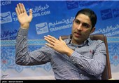 حضور وحید هاشمیان بازیکن سابق فوتبال در خبرگزاری تسنیم