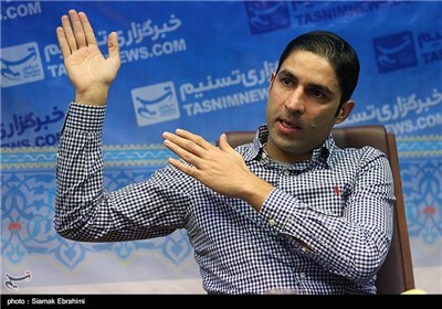 حضور وحید هاشمیان بازیکن سابق فوتبال در خبرگزاری تسنیم