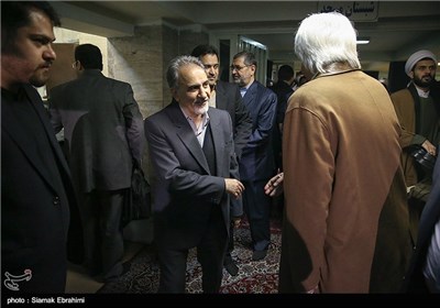 محمد علی نجفی رئیس سازمان میراث فرهنگی در مراسم ختم پدر حمید میرزاده رئیس دانشگاه آزاد اسلامی