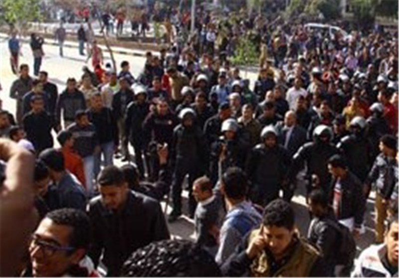دانشجویان الازهر خیابان مصطفی النحاس را مسدود کردند