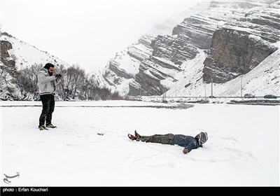 بارش برف و کولاک در جاده کندوان