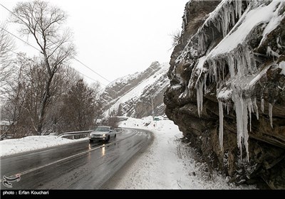 بارش برف و کولاک در جاده کندوان