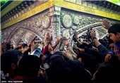 عزاداری شهادت امام رضا (ع) در جوار بارگاه آن حضرت
