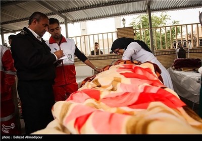 Photos: Quake Jolts Southern Iran, 1 Dead, 30 Injured