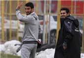 ثبت قرارداد ماهینی با تراکتورسازی در هیئت فوتبال تبریز + تصویر