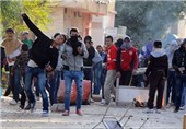 معترضان تونسی مراکز دولتی را در شهر القطار به آتش کشیدند