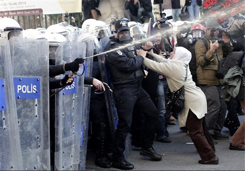 تظاهرات کردهای ترکیه به خشونت کشیده شد