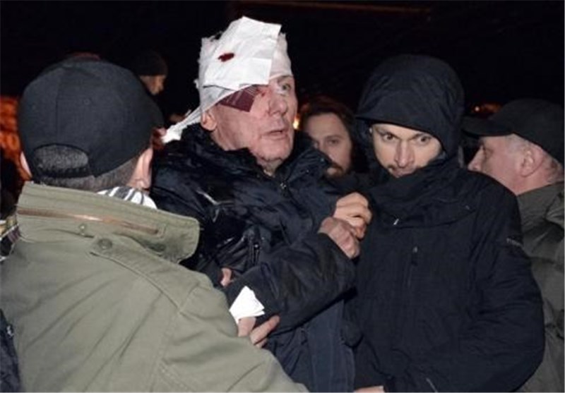9 زخمی در درگیری معترضین و پلیس اوکراین/وزیر سابق مجروح شد