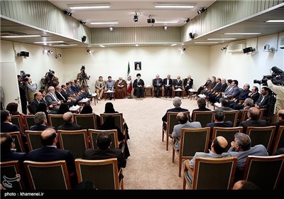 Tehran&apos;s City Officials Meet Supreme Leader