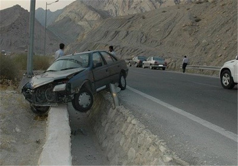 4 کشته و مصدوم در حادثه واژگونی سواری 206 در اصفهان